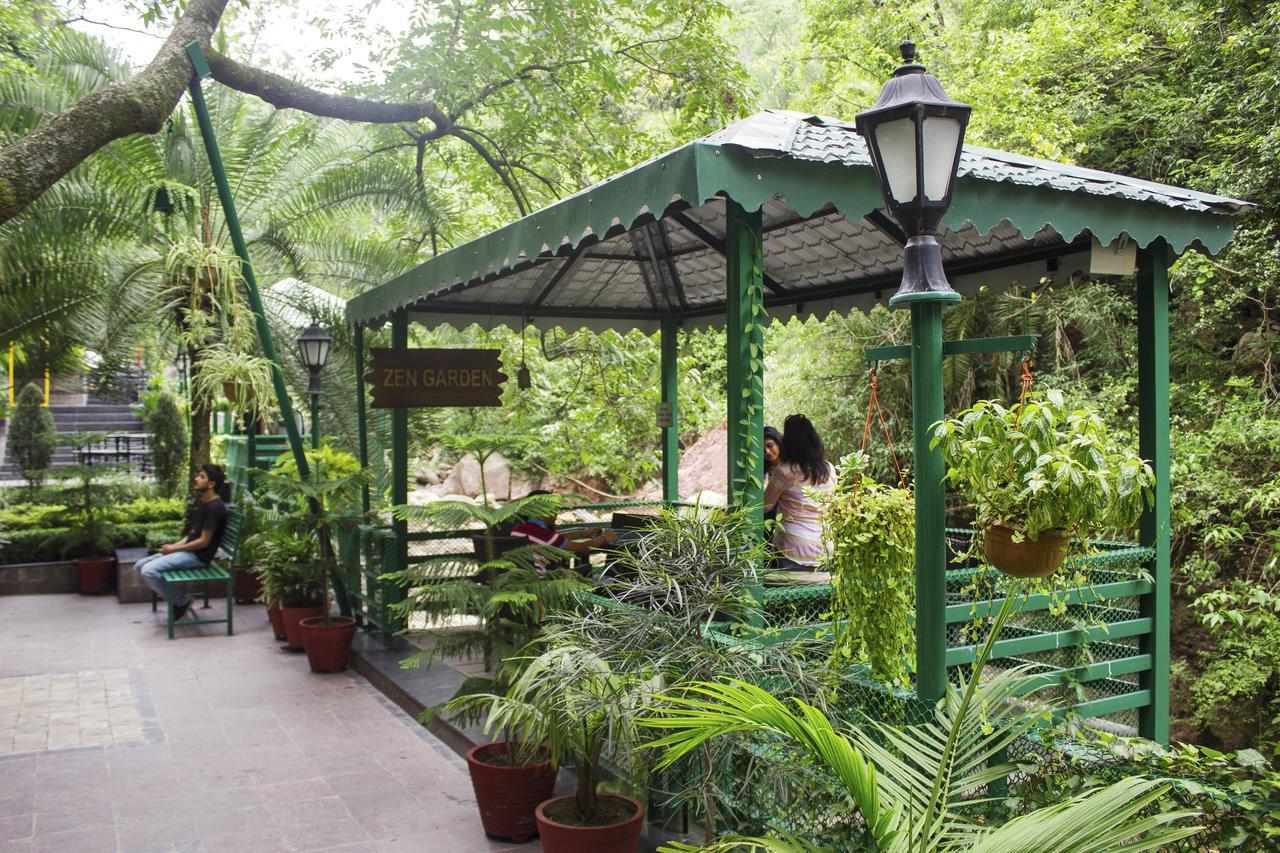 Savoy Greens Hotel Kasauli Exterior photo
