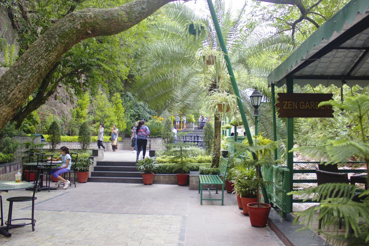 Savoy Greens Hotel Kasauli Exterior photo